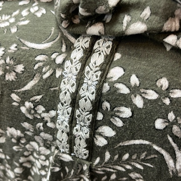 Lucky Brand Ivy Olive Green Silver Peasant Top Blouse Embroidered Women Plus 1X - Picture 3 of 11